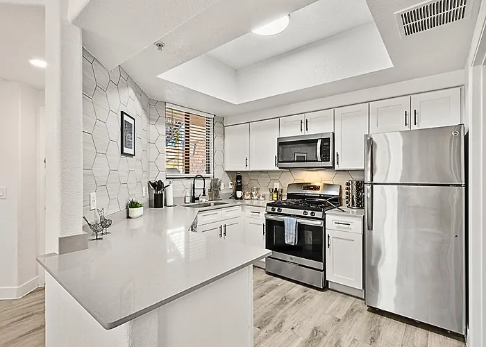 Near Asu Pool, Gym & King Beds Relaxing Stay * Tempe