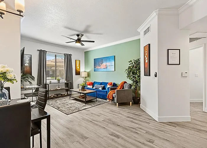 Near Asu Pool, Gym & King Beds Relaxing Stay Apartment