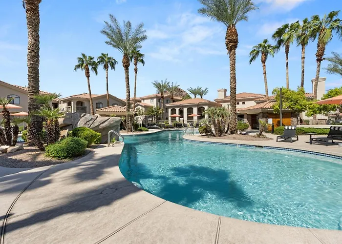 Near Asu Pool, Gym & King Beds Relaxing Stay