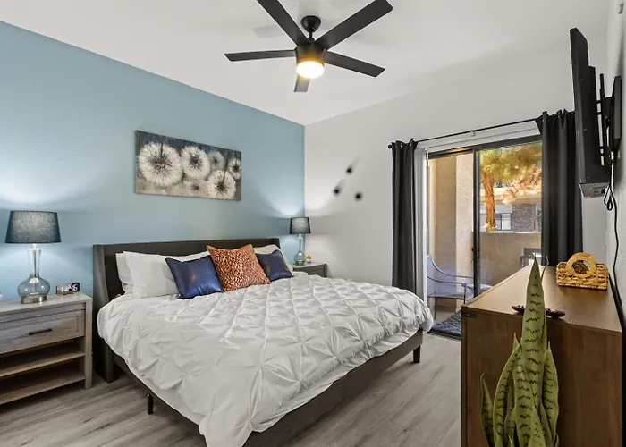 Near Asu Pool, Gym & King Beds Relaxing Stay Apartment