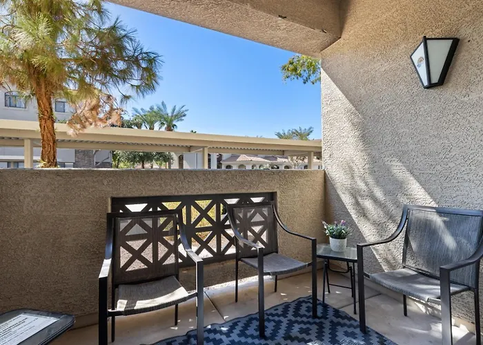 Near Asu Pool, Gym & King Beds Relaxing Stay Apartment